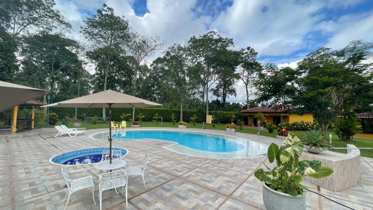 Praga Hotel Campestre アルメニア エクステリア 写真