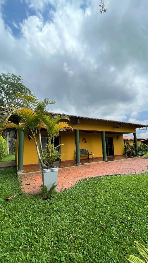 Praga Hotel Campestre アルメニア エクステリア 写真